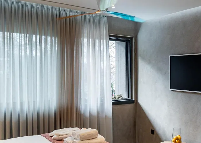 Selemnos Boutique * 파트라