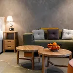 Selemnos Boutique *