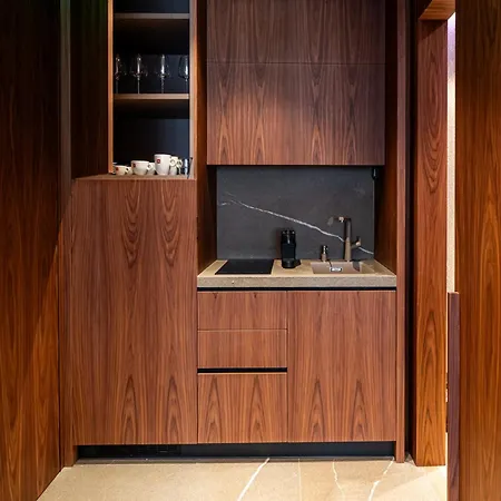 Selemnos Boutique Apartment Patras